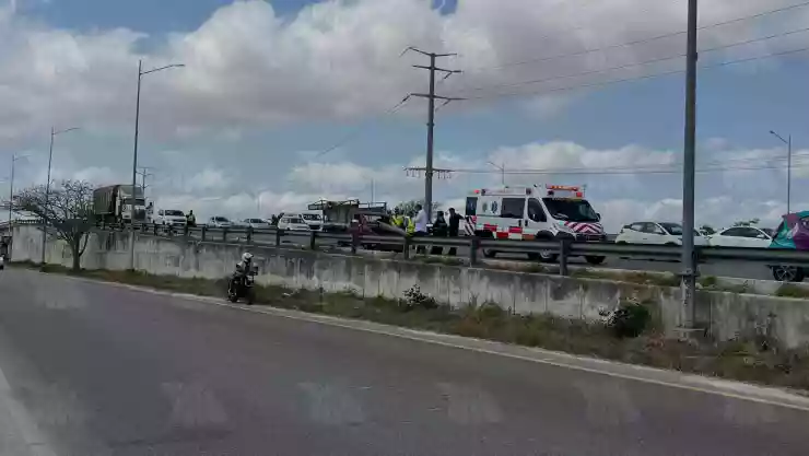 -Fuerte accidente en el periférico de Mérida deja intenso tráfico_ Sí hay lesionados