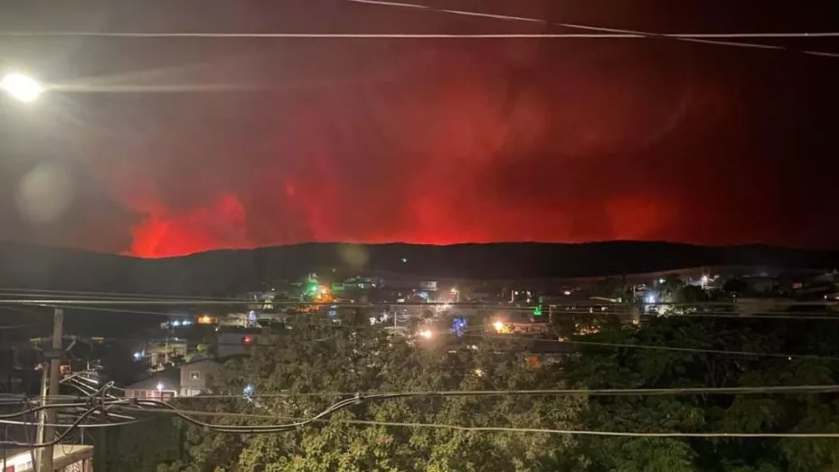 Incendio en California avanza, amenaza Barret, Potrero y Baja California.