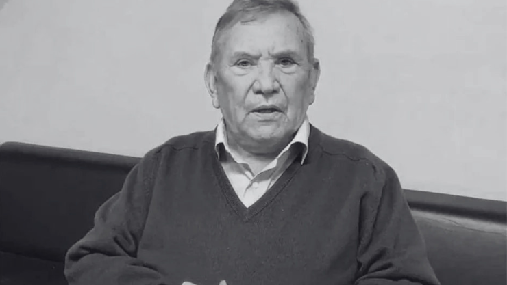 ¡ULTIMA HORA! Muere el famoso periodista Chucho Gallegos, fundador de la revista TVyNovelas, después de ser hospitalizado en terapia intensiva.png