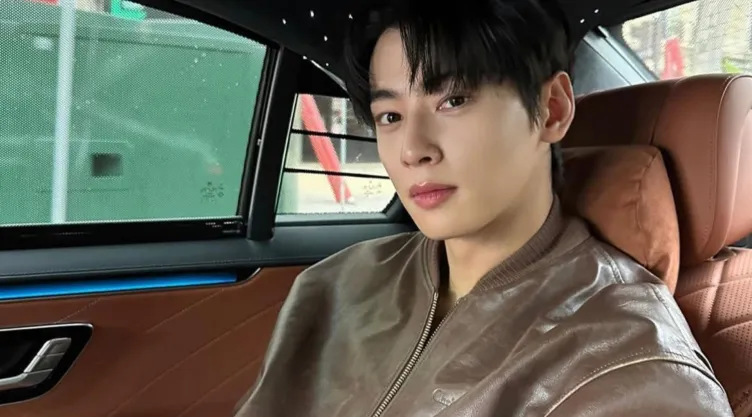 cha eunwoo soldado a cabo.jpg