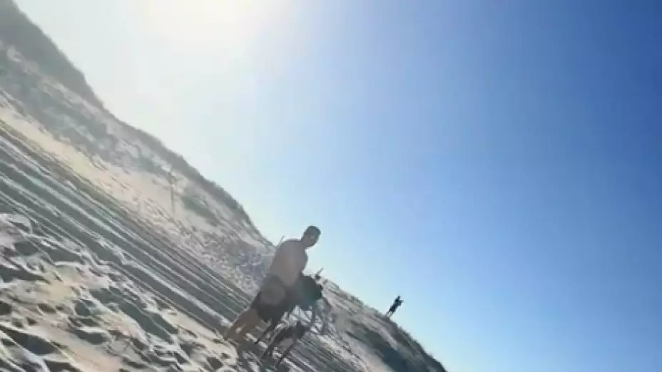 VIDEO_ Mujer descubre con 9 meses de embarazo INFIDELIDAD de su esposo en playa