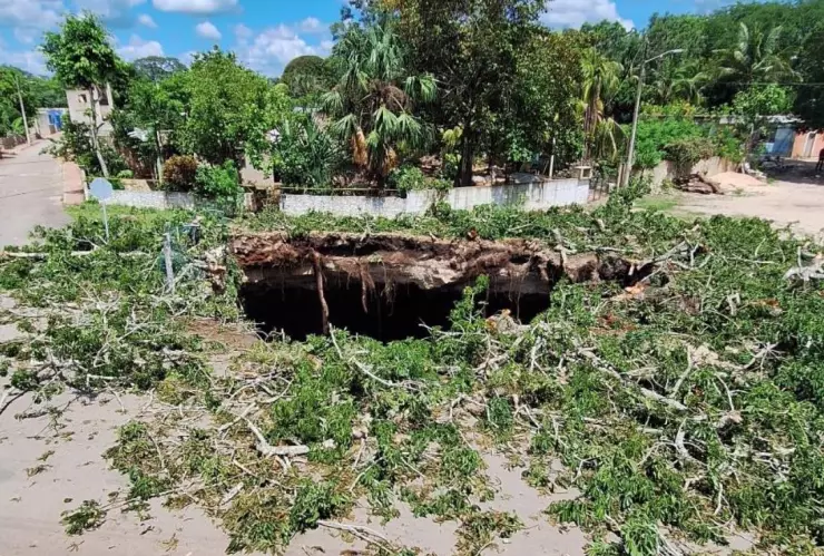 Cenote de Xocén en Yucatán buzos descubren que su profundidad pueden hundirse dos tráilers COMPLETOS