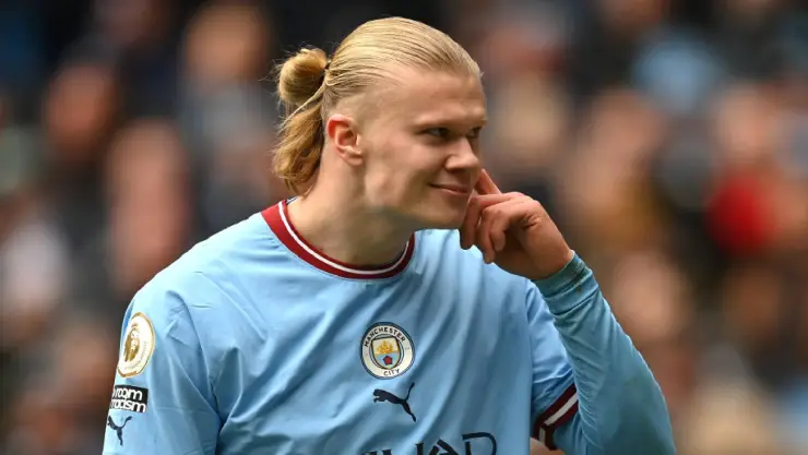 Erling Haaland celebrando su gol 27 con el Manchester City temporada 2022-23