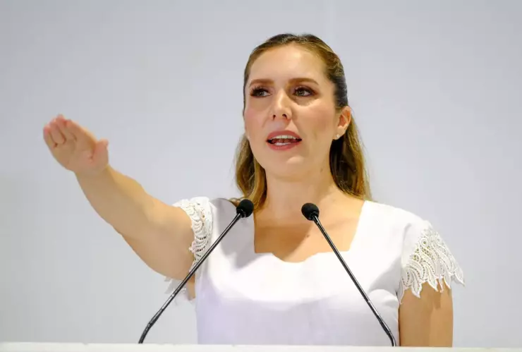 Atenea Gómez rinde protesta como presidenta municipal de Isla Mujeres