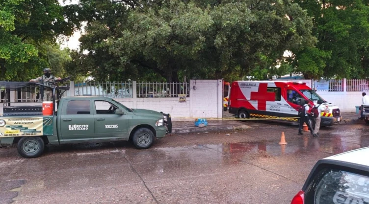 madre-muere-electrocutada-al-recoger-a-su-hijo-en-primaria-culiacan-sinaloa