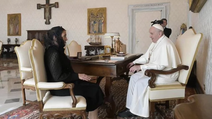 AMLO envía carta a Papa Francisco