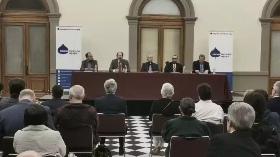 Presentan libro sobre las riquezas del Gran Acuífero Maya