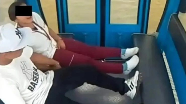 video pareja teniendo relaciones teleférico