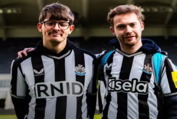 ¡De clase mundial! Así es la revolucionaria playera del Newcastle para personas sordas
