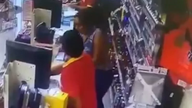 victoria salazar tienda oxxo