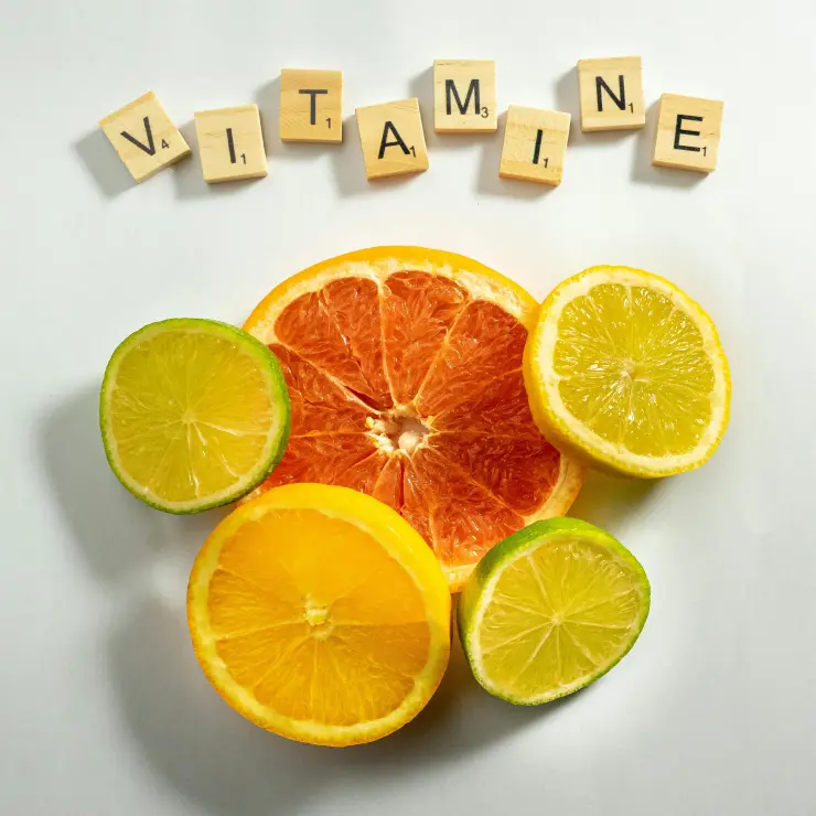 La falta de vitamina C en la dieta puede disminuir la producción de colágeno