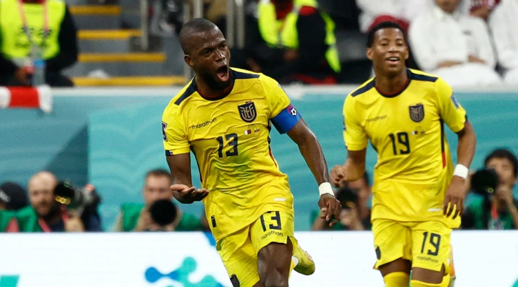 Enner Valencia celebra un gol en Qatar 2022