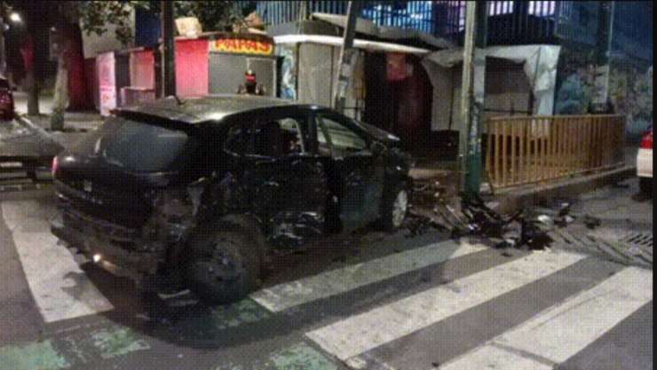 Mientras-dormía-choque-violento-hoy-en-San-Ángel-deja-un-lesionado-y-danos-materiales