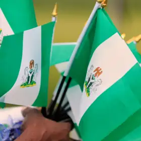 Banderas de Nigeria durante la celebración de su independencia el 1 de octubre.
