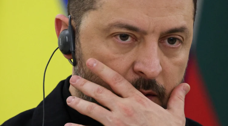 El presidente ucraniano, Volodymyr Zelenskiy, asiste a una conferencia de prensa con el presidente lituano, Gitanas Nauseda, y el presidente polaco, Karol Nawrocki, en el Palacio Presidencial en Vilna, Lituania, el 25 de enero de 2026.