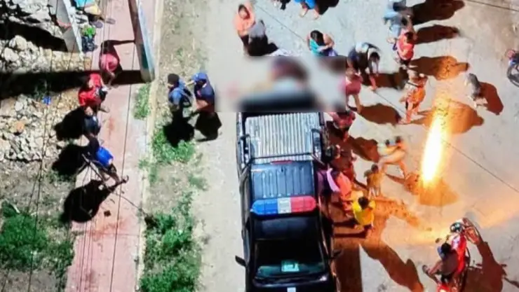 Mujer es ATROPELLADA por patrulla de la Policía de Hocabá; vecinos intervienen