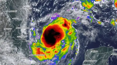 ÚLTIMA HORA_ Milton se FORTALECE a Huracán categoría 1 mientras se dirige a Yucatán