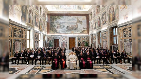 Dignidad migrante_ Fuerte llamado del Papa León XIV por la paz.jpg