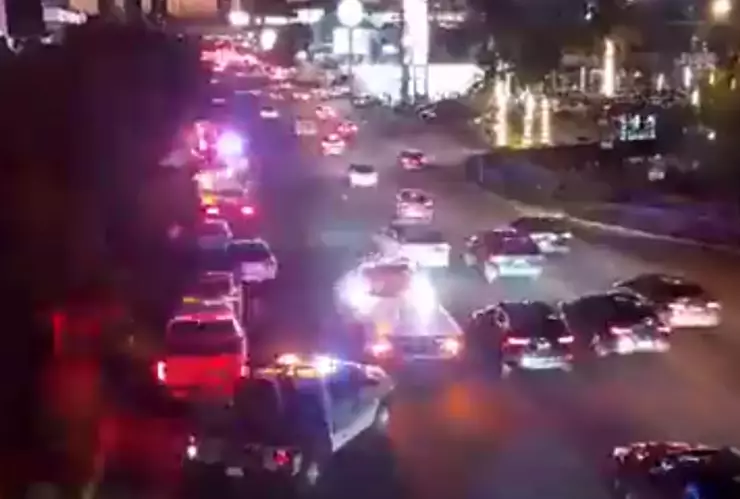 pelea de juniors provoca cierre en la vía altixcáyotl