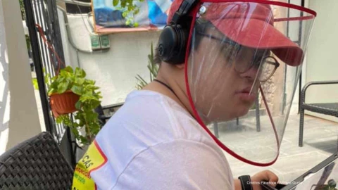 joven síndrome down cubrebocas.jpg