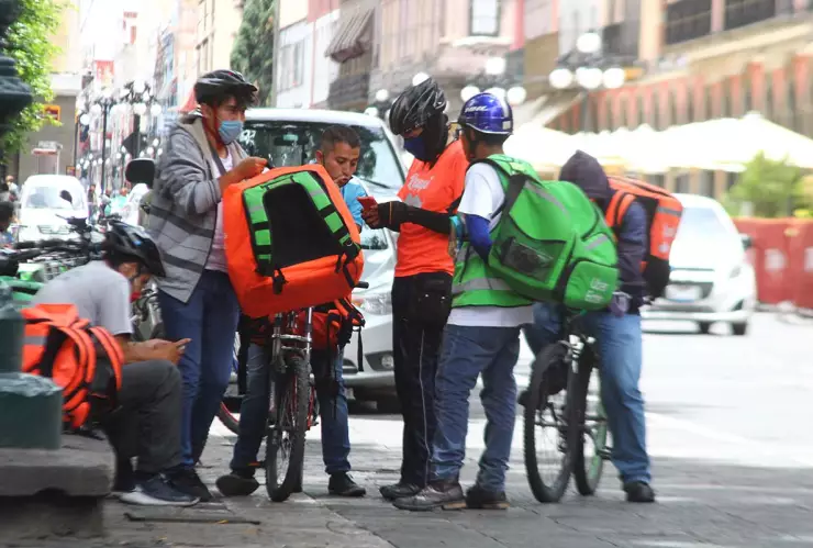 Repartidores de comida se manifestarán en el Zócalo de la CDMX