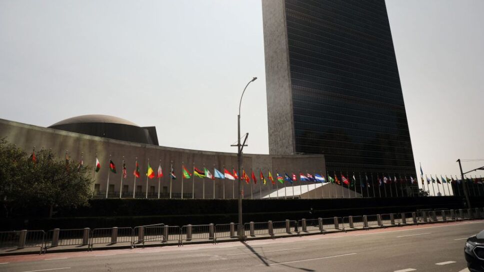 Hombre armado siembra pánico fuera de la ONU en Nueva York