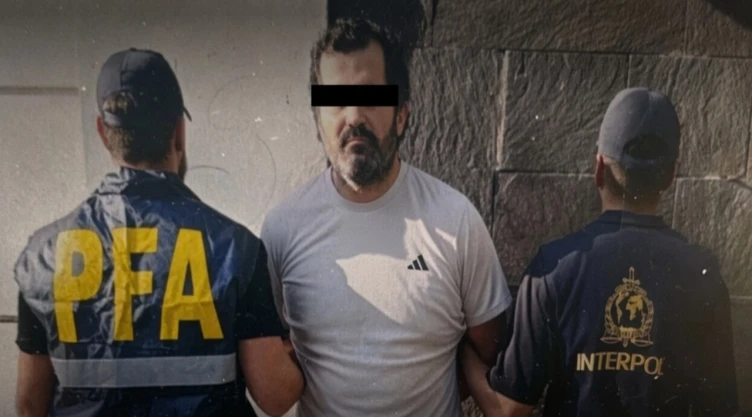Fernando-Farías-Laguna_-acusado-de-huachicol-fiscal_-está-bajo-custodia-de-Interpol-y-se-alista-para.webp