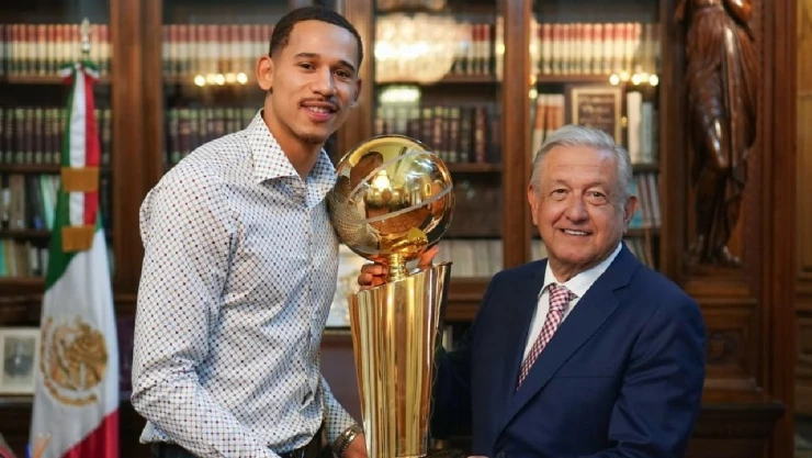 AMLO Juan Toscano Anderson campéon NBA trofeo mexicanos