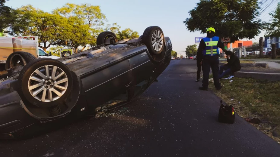 Accidente hoy 5 de noviembre 2024 en Paseo de la República Querétaro