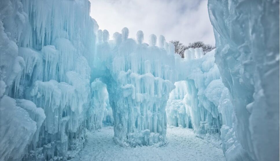 Conoce los castillos de hielo hechos totalmente a mano