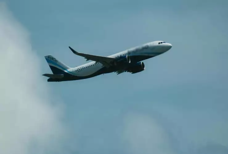 Internautas reportan cancelaciones de vuelos a Cancún