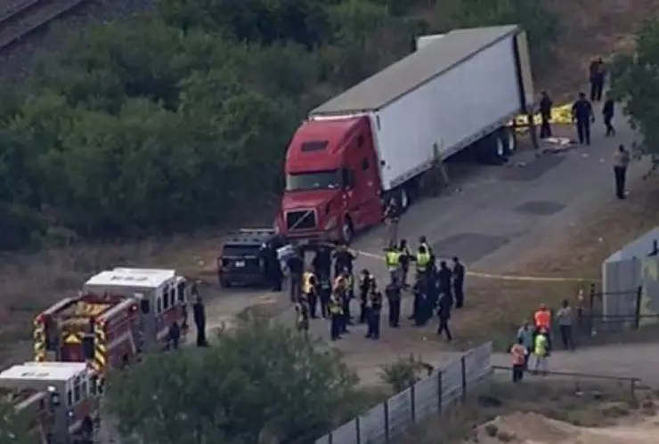 Localizan tráiler abandonado con migrantes asfixiados. 