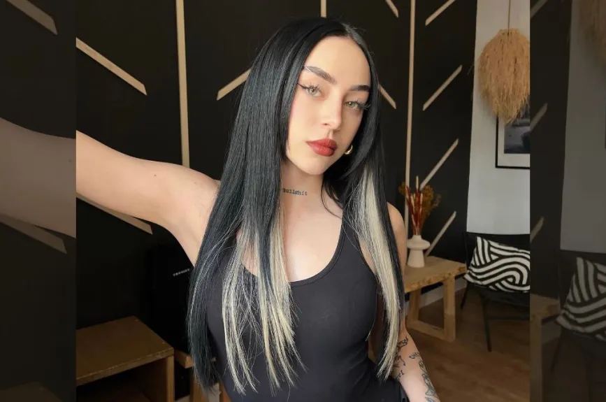 Nicki cabello largo.jpg