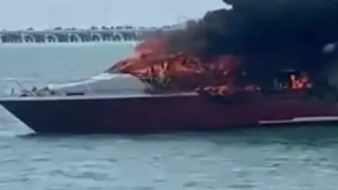 ¡Imágenes impactantes! Surge nuevo VIDEO del yate envuelto en LLAMAS en Progreso
