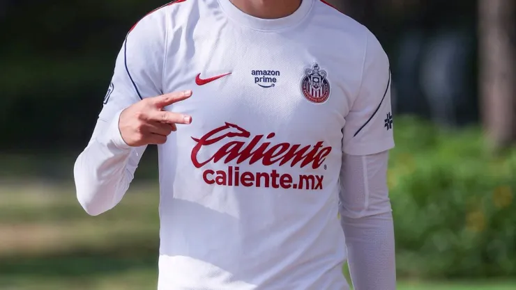 carlos-salcido-chivas-europa-regreso-campeon-2017.jpg