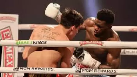 Canelo Álvarez integra a su entrenamiento a boxeador cubano invicto ¿Quién es?