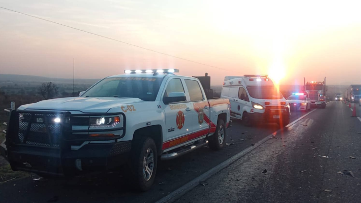 Accidente en autopista Querétaro–Celaya hoy 17 de abril provoca tráfico y movilización