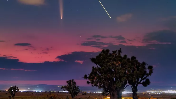 FOTO Captan cometa y meteoro iluminando el cielo de Zacatecas