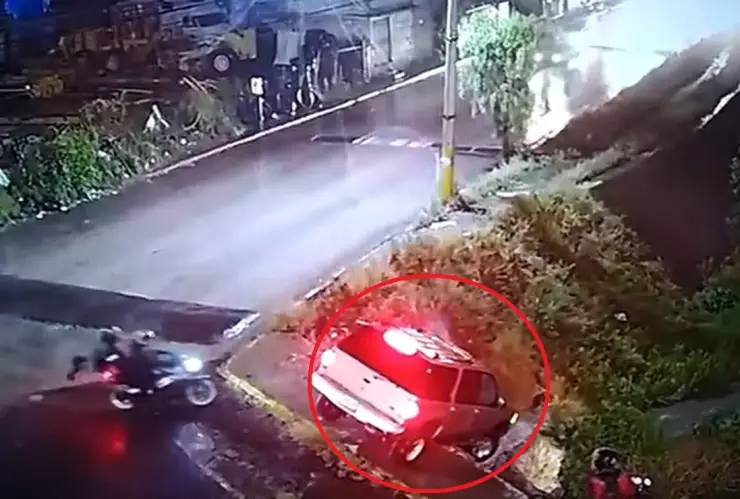 se salvan de caer a precipicio