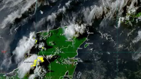 CLIMA HOY_ La Onda Tropical 22 recorrerá la península de Yucatán y generará lluvias en Quintana Roo y Cancún.jpg