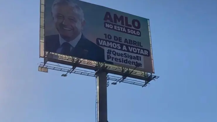 AMLO espectaculares