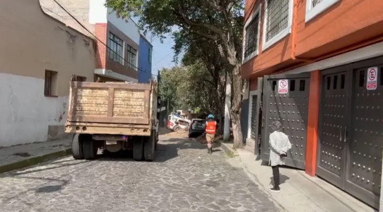 Colapso de losa en calles de Tlalpan: Afectaciones por baches, fugas, accidentes HOY 13 de octubre 2026