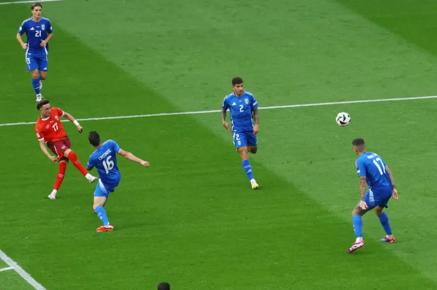 Gol de Ruben Vargas para el 2-0 en contra de Italia Octavos de Final.jpg
