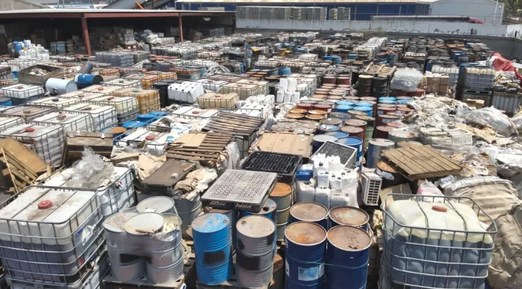 Empresa en Ecatepec es clausurada por manejar residuos peligrosos sin permiso