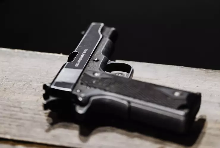 Niño inventa historia para ocultar que mató a su madre.