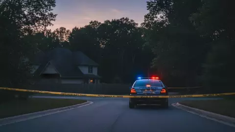 Policía mata a balazos a niño que era buscado por asesinar a su abuela