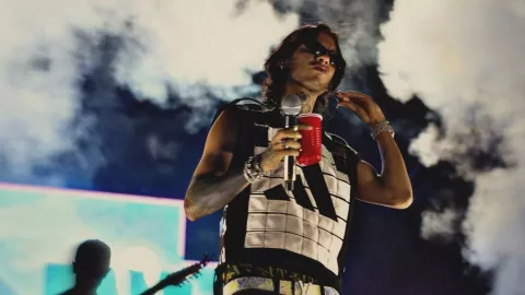 Natanael Cano causa controversia en el Carnaval de Autlán 2025