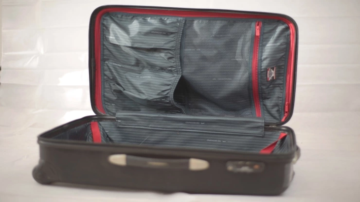 Maleta abandonada moviliza a policías y vecinos en la Diagonal Defensores de la República, Puebla