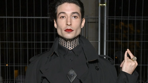 Señalan a Ezra Miller de acoso a menor de edad y amenaza de muerte