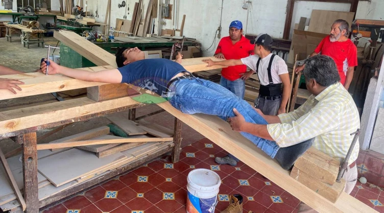 Viacrucis de Iztapalapa_ ¿Cómo se hace la cruz que carga el cristo_